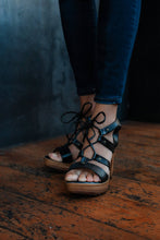 Load image into Gallery viewer, Solina