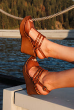 Load image into Gallery viewer, Flora