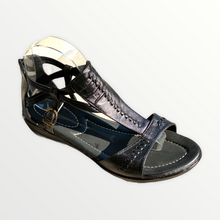 Load image into Gallery viewer, Sole