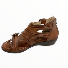 Load image into Gallery viewer, Hug