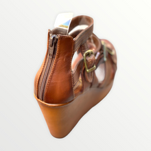 Load image into Gallery viewer, Buckles