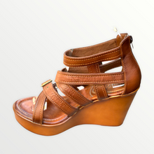 Load image into Gallery viewer, Buckles