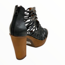 Load image into Gallery viewer, Janet