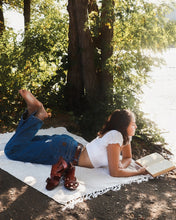 Load image into Gallery viewer, Hug