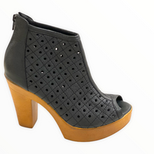 Load image into Gallery viewer, Seasons Bootie